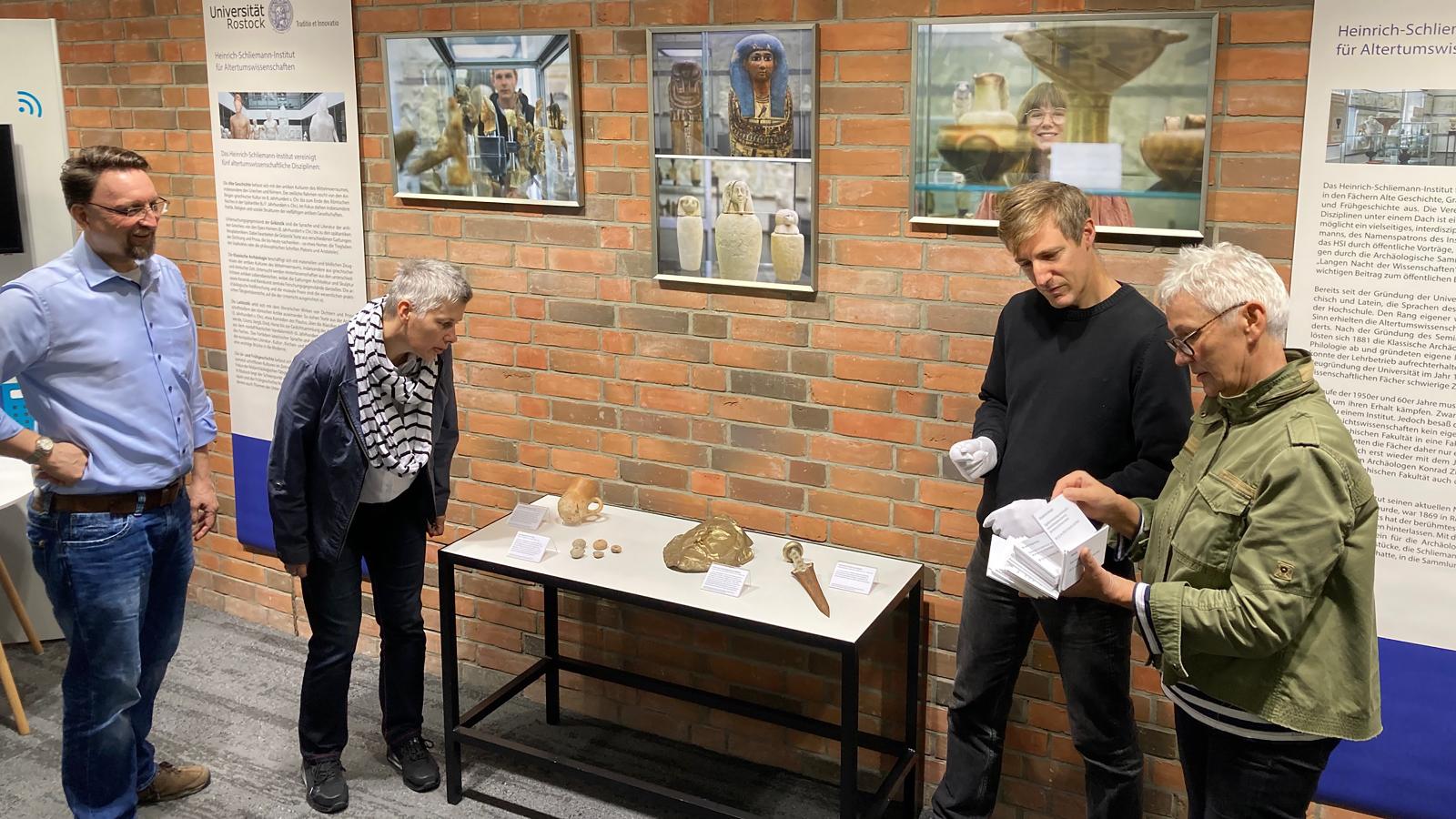 von links nach rechts: Jens Körner (Marketing SWR), Maja Siewert (Haus der Stadtwerke), Dr. Christian Russenberger (Heinrich-Schliemann-Institut), Christiane Stürmer (kw Agentur)