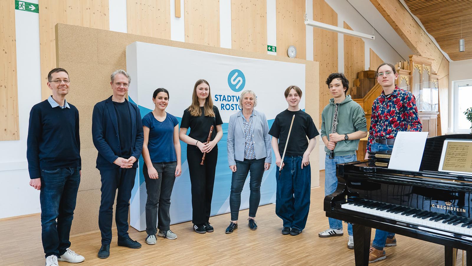 Schüler musizieren gegen Einsamkeit 