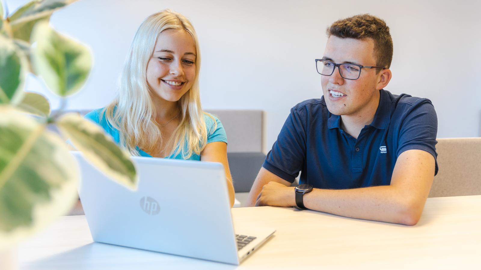 Ob alleine oder im Team, unsere Dual-Studis sind fit für heute und die Zukunft.