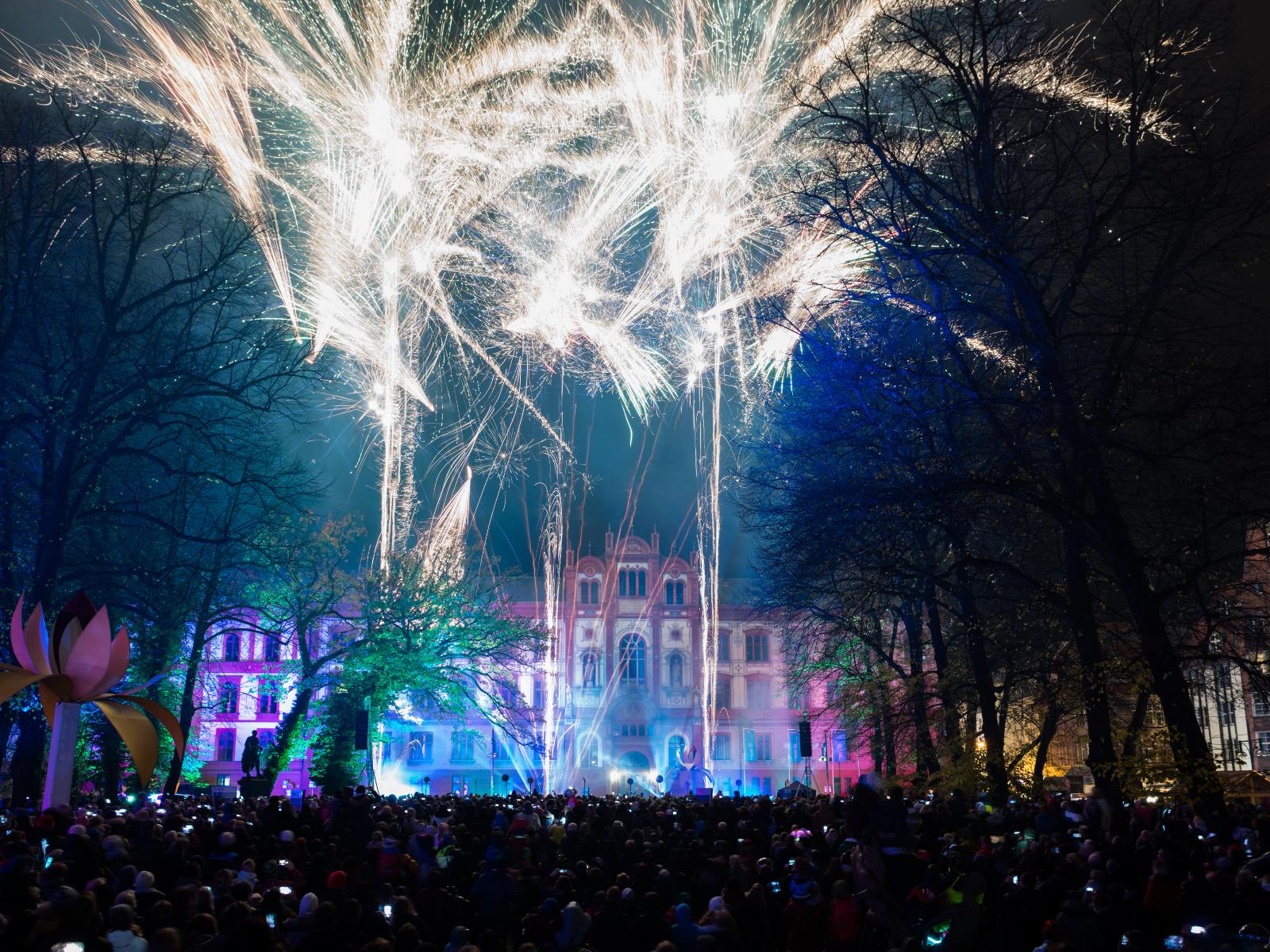 Beeindruckende Augenblicke beim großen Feuerwerk